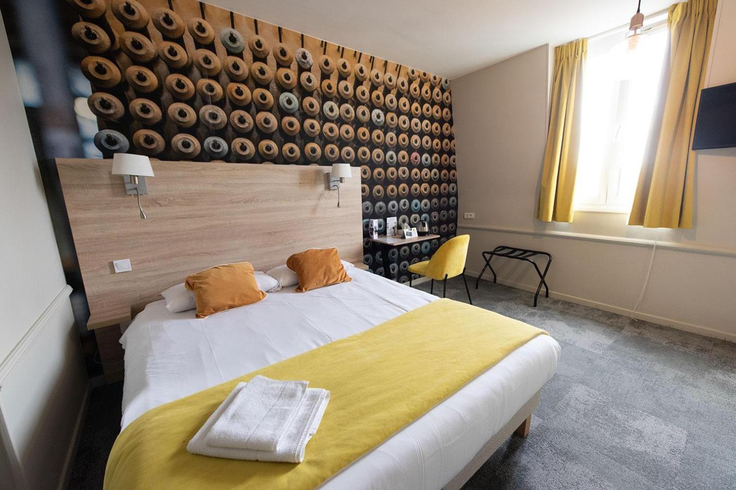 Logis - Hostellerie & Restaurant Du Marche Le Cateau-Cambresis Экстерьер фото
